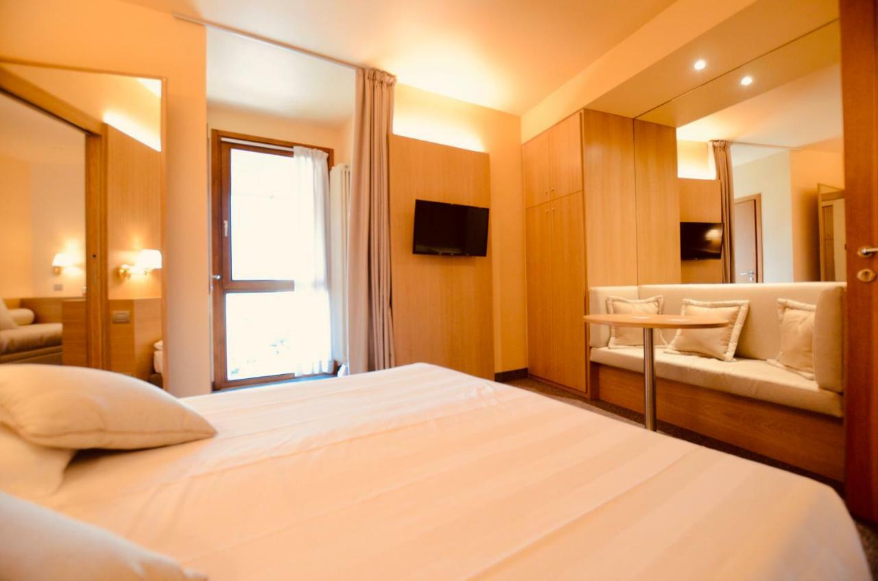Albergo Sorriso Darfo Boario Terme Exterior photo
